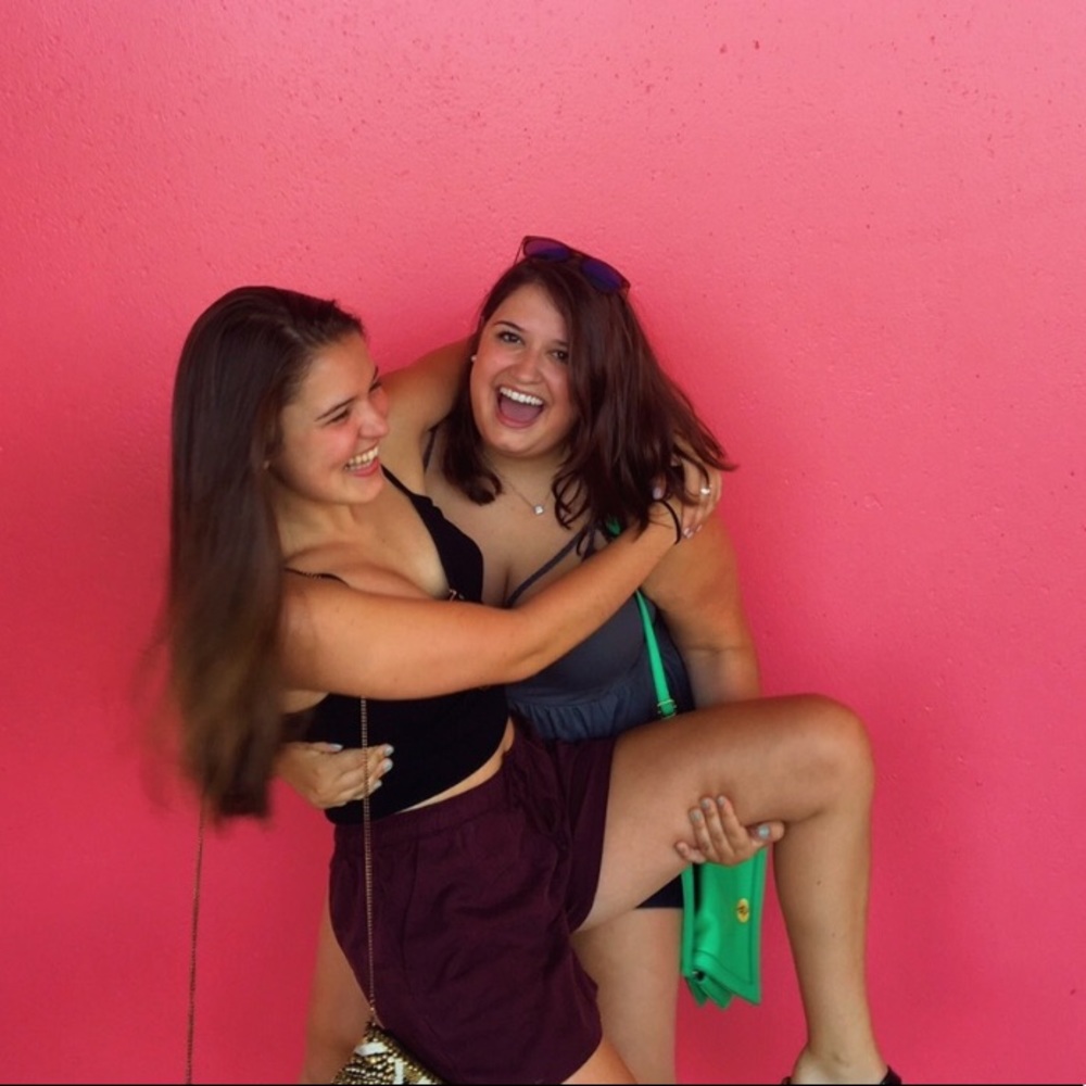 Meet your Poshers, CJ and Autumn!